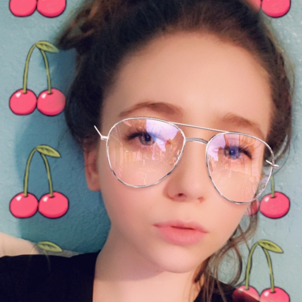 Meet your Posher, Marissa